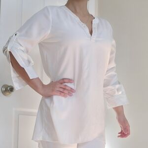 White House Black Market Blouse Long Sleeve Small Asymmetrical White V-‎ Neck